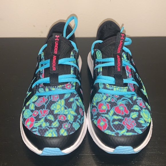 Black Floral Under Armour Infinity 3 Tennis Size 4 - Picture 5 of 10